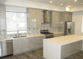 1211 N Mariposa Ave, Unit 3 in Los Angeles, CA - Building Photo