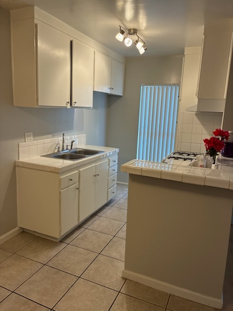 563 E Arrow Hwy, Unit 1 in Azusa, CA - Foto de edificio - Building Photo