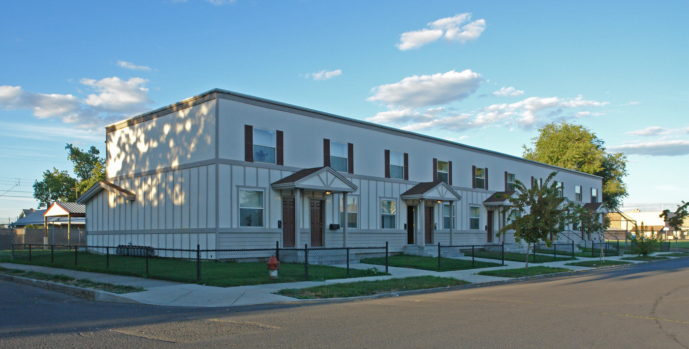 Pacific Apartments in Spokane, WA - Building Photo