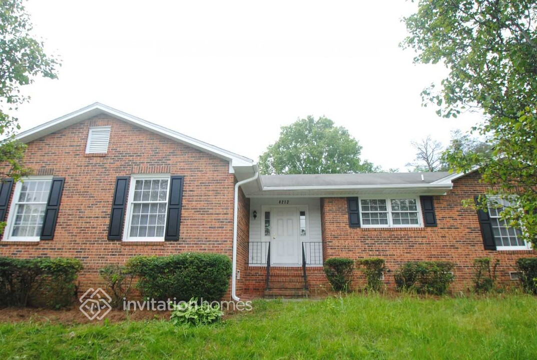 4212 Lord Jeff Dr in Greensboro, NC - Building Photo