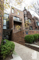 1330 N La Salle Dr, Unit 311 in Chicago, IL - Building Photo