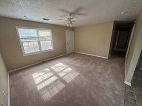 117 W Hopson Rd in Hogansville, GA - Building Photo - Building Photo