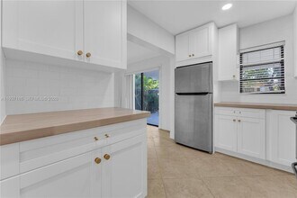 5208 NE 5th Ave in Fort Lauderdale, FL - Foto de edificio - Building Photo