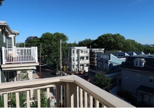 207 Summer St in Somerville, MA - Foto de edificio - Building Photo