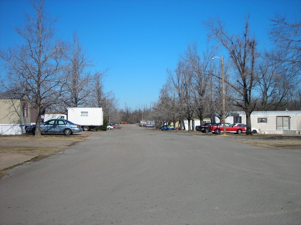 Bella Vista Village in Muskogee, OK - Building Photo