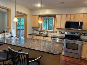 1657 Helena Rd N in Oakdale, MN - Building Photo - Building Photo