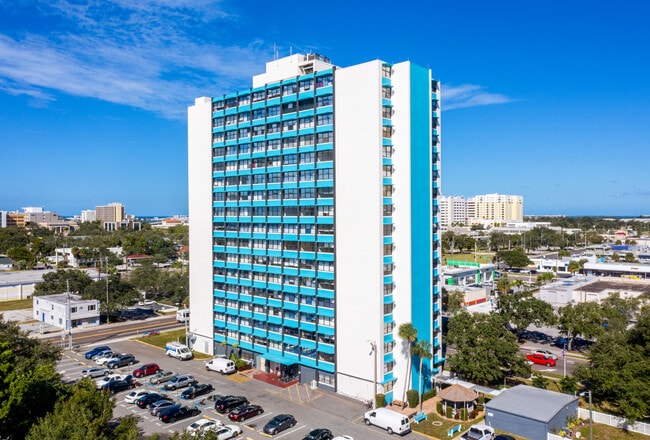 The Indigo in Clearwater, FL - Foto de edificio - Building Photo