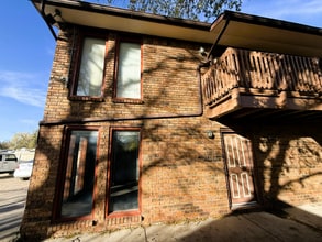 1736 S Meridian Ave in Wichita, KS - Foto de edificio - Building Photo