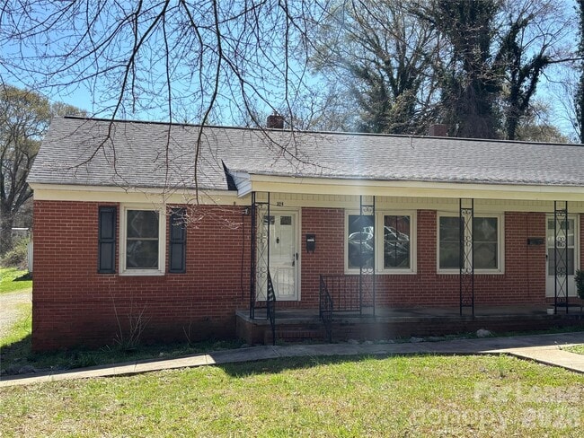 property at 324 E Rhodes St