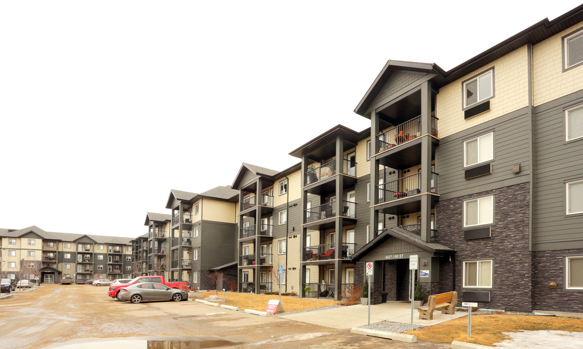 Village at the Hamptons in Edmonton, AB - Building Photo