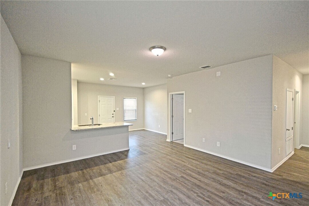 3416 Canyon Ridge in New Berlin, TX - Foto de edificio