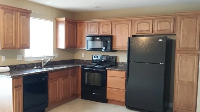 9027 SW Gala Dr in Lee's Summit, MO - Building Photo - Building Photo