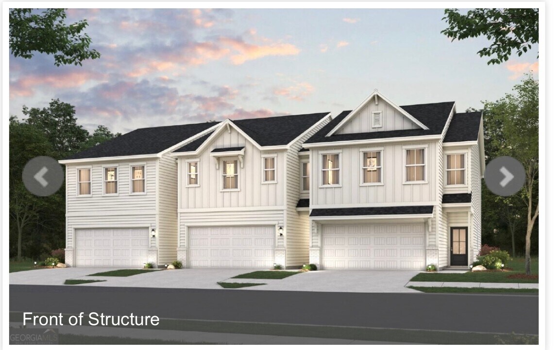 7258 1st St in Flowery Branch, GA - Building Photo