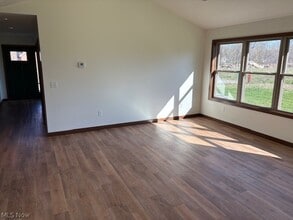 2731 Barnhill Rd SE in New Philadelphia, OH - Building Photo - Building Photo