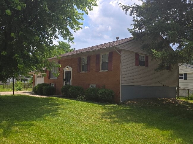 319 Corlington Dr in Springfield, OH - Building Photo - Building Photo