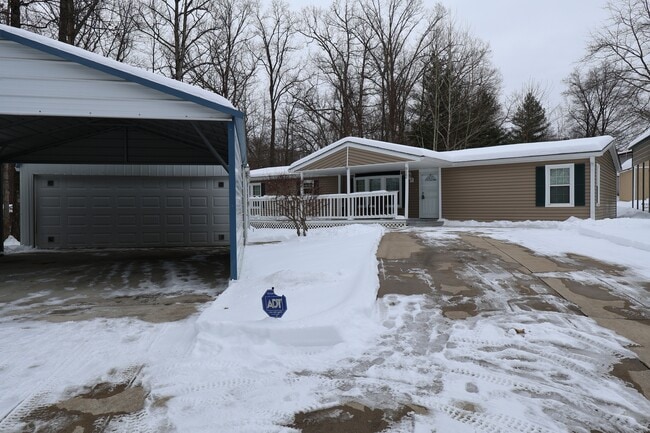 property at 922 Moss Oak Ct