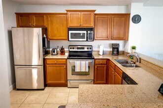 4065 Crockers Lake Blvd in Sarasota, FL - Building Photo - Building Photo