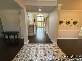1004 Steubing Oaks in San Antonio, TX - Building Photo