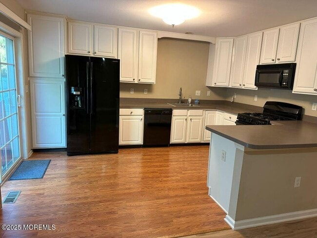 35 Ironwood Ct in Middletown, NJ - Building Photo - Building Photo