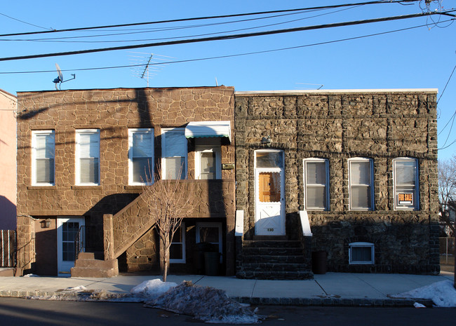 130 Heckel St in Belleville, NJ - Foto de edificio - Building Photo