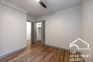 1325 W Estes Ave, Unit 1325 W. Estes in Chicago, IL - Building Photo