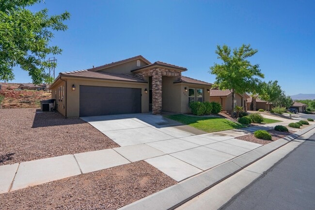 2031 East Colorado Drive in Saint George, UT - Building Photo - Building Photo