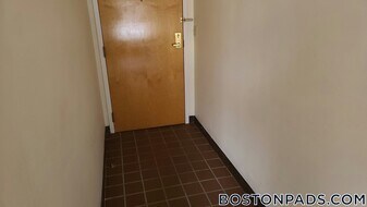 81 Essex St, Unit 86 in Boston, MA - Building Photo