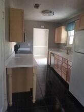 1220 Grant St in Fairfield, CA - Foto de edificio - Building Photo
