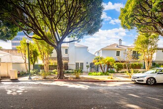 1144 Yale St in Santa Monica, CA - Building Photo - Building Photo