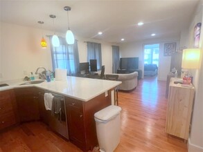 50 Spring St, Unit 1 in Cambridge, MA - Building Photo - Building Photo