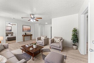 6515 Beekman Rd in Houston, TX - Building Photo