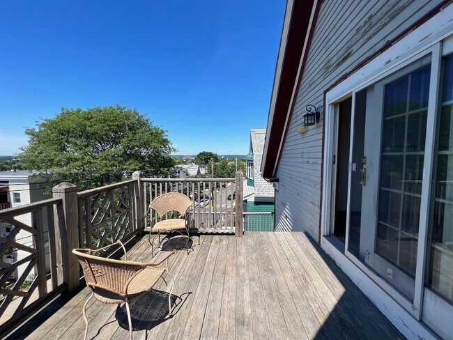 201 Summer St, Unit 2 in Somerville, MA - Building Photo - Building Photo
