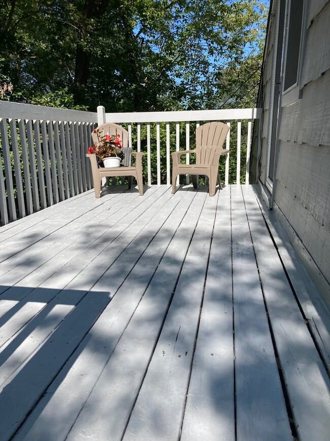 property at 109 E Algonquin Rd