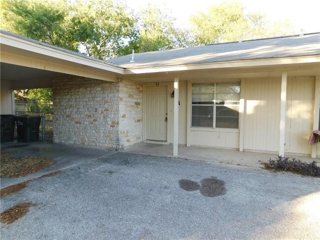 1402 Barbergale St in Pflugerville, TX - Building Photo - Building Photo
