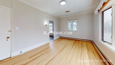 5 Grove St, Unit 2 in Waterville, ME - Building Photo - Building Photo