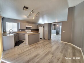 5823 Stoneborough St in Las Vegas, NV - Building Photo - Building Photo