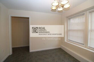 4 Waverly Dr in Dover, NH - Building Photo - Building Photo