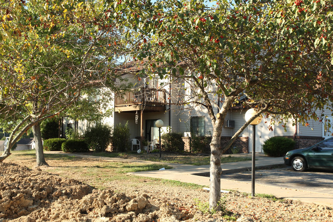 Ridgeview Apartments in Henryville, IN - Building Photo - Building Photo