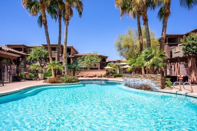 MAA Sky View in Gilbert, AZ - Foto de edificio - Building Photo