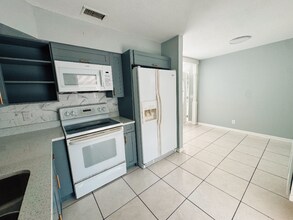 5925 George Rd in Tampa, FL - Building Photo - Building Photo