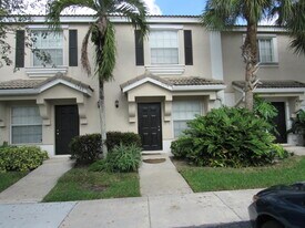 5179 Palmbrooke Cir in West Palm Beach, FL - Building Photo
