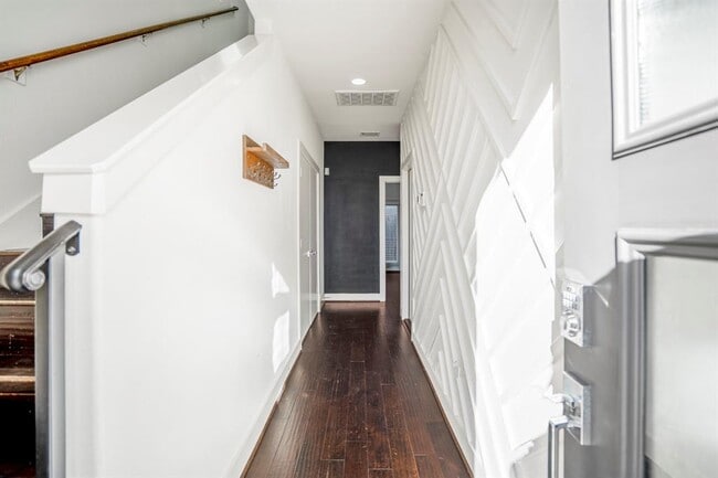 3208 N MacGregor Way in Houston, TX - Building Photo - Building Photo