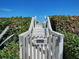 5500 Old Ocean Blvd in Boynton Beach, FL - Building Photo