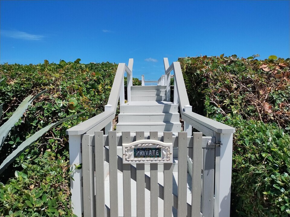 5500 Old Ocean Blvd in Boynton Beach, FL - Building Photo