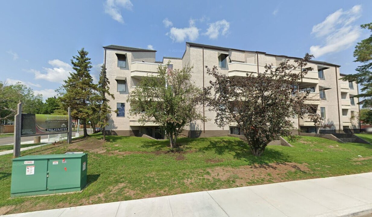 Beau Mills Apartments in Edmonton, AB - Building Photo