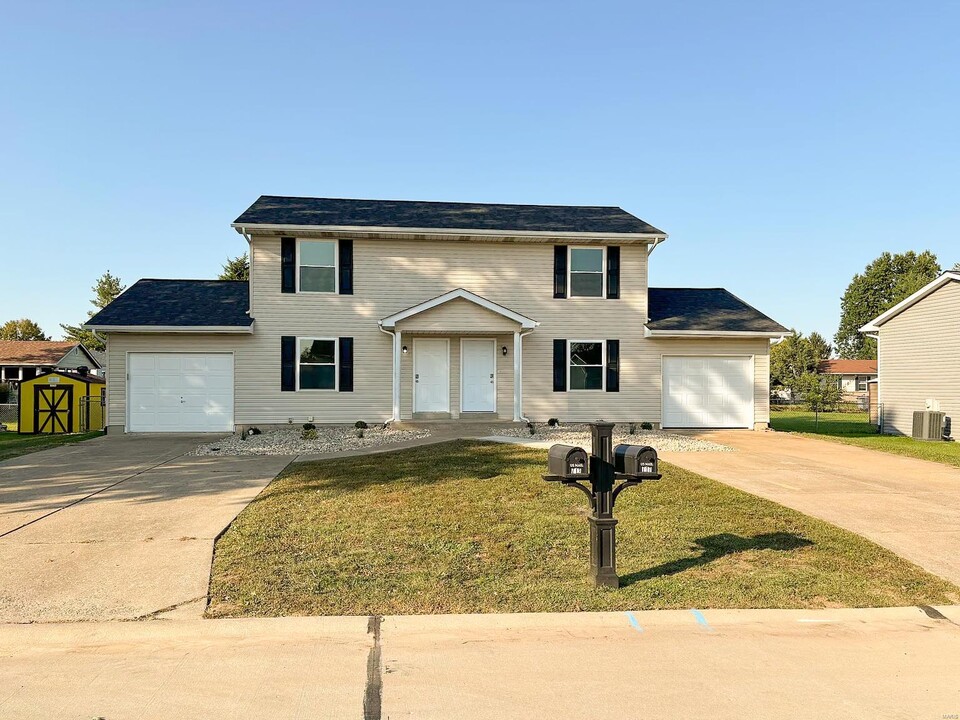 713 Haven View Ct in O'Fallon, MO - Building Photo