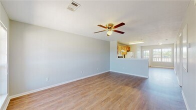 1507 Hollow Hill Dr, Unit D in Bryan, TX - Foto de edificio - Building Photo