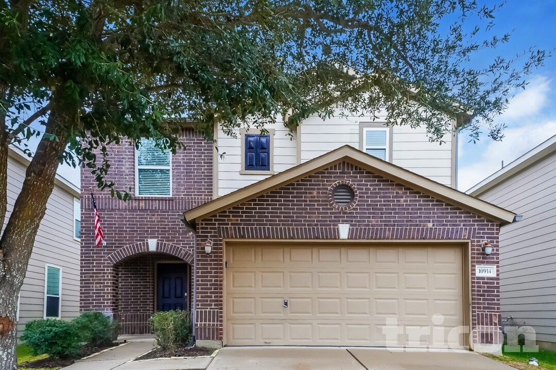 10914 Tipton Oaks Dr in Richmond, TX - Foto de edificio