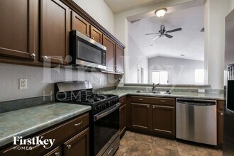 3236 W Vuelta De Los Mineros in Tucson, AZ - Building Photo - Building Photo