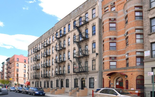 496 E 139th St in Bronx, NY - Building Photo - Building Photo